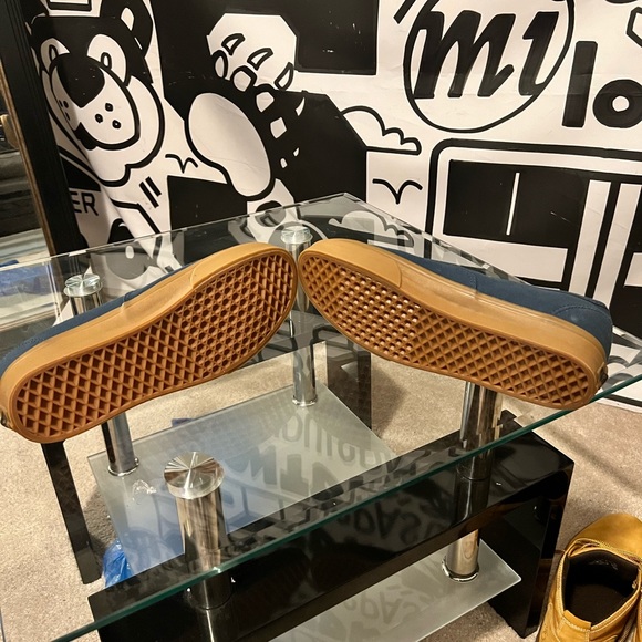 *Ultra Rare* Vans “ Gum Sole Pack” Authentic Shoes | Size: US 10 | Colour: Blue - Picture 5 of 6